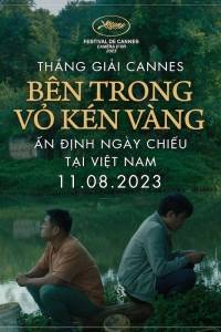 Bên Trong Vỏ Kén Vàng